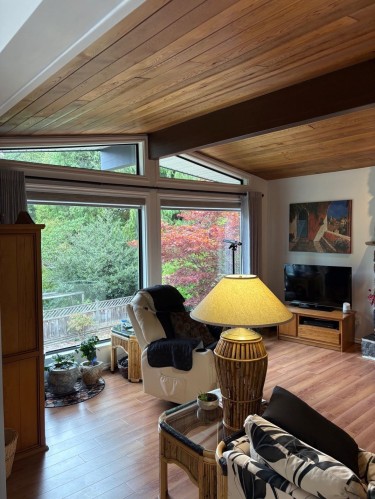 5350 Benner Road, Sechelt, BC - Indoor
