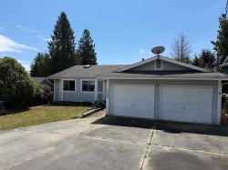 5466 Carnaby Place Sechelt, BC V7Z 0M3