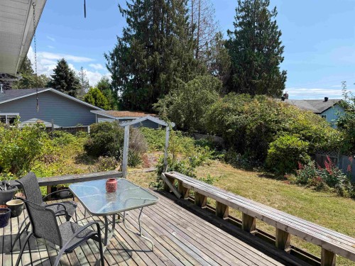 5466 Carnaby Place, Sechelt, BC - Outdoor