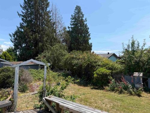 5466 Carnaby Place, Sechelt, BC - Outdoor