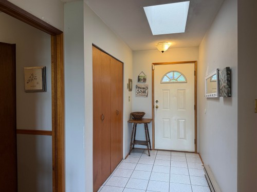 5466 Carnaby Place, Sechelt, BC - Indoor Photo Showing Other Room