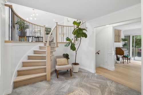 808 Signal Court, Coquitlam, BC - Indoor Photo Showing Other Room
