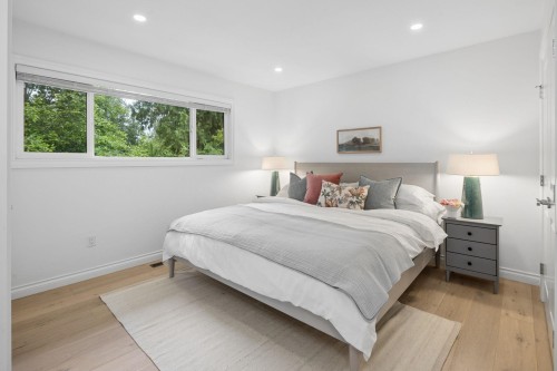 808 Signal Court, Coquitlam, BC - Indoor Photo Showing Bedroom