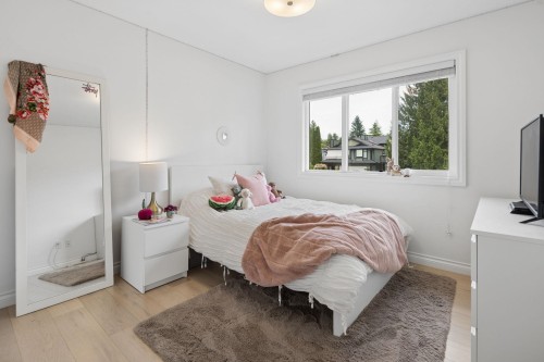 808 Signal Court, Coquitlam, BC - Indoor Photo Showing Bedroom