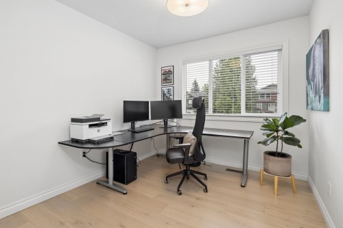 808 Signal Court, Coquitlam, BC - Indoor Photo Showing Office