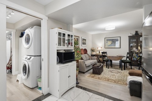 808 Signal Court, Coquitlam, BC - Indoor Photo Showing Laundry Room