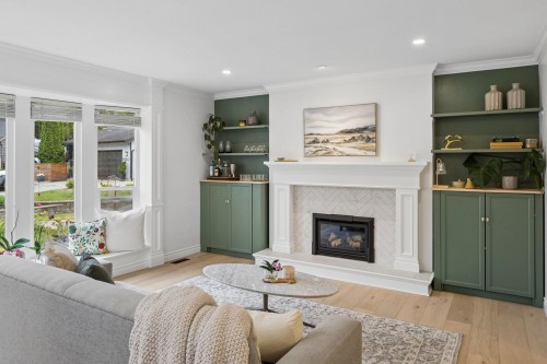 808 Signal Court, Coquitlam, BC - Indoor Photo Showing Living Room With Fireplace