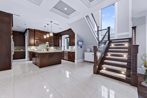 9911 Bates Road, Richmond, BC - Indoor Photo Showing Kitchen With Upgraded Kitchen