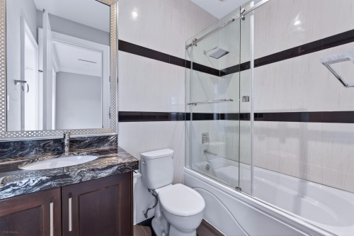 9911 Bates Road, Richmond, BC - Indoor Photo Showing Bathroom