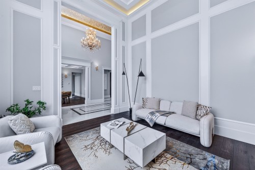 9911 Bates Road, Richmond, BC - Indoor Photo Showing Living Room