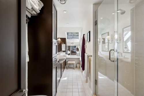 2997 38Th Avenue W, Vancouver, BC - Indoor Photo Showing Bathroom