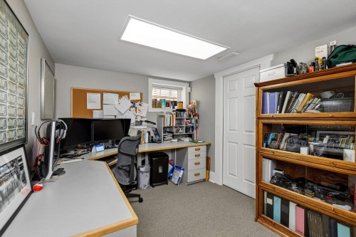 2997 38Th Avenue W, Vancouver, BC - Indoor Photo Showing Office