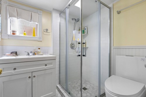 2997 38Th Avenue W, Vancouver, BC - Indoor Photo Showing Bathroom