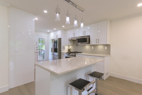 1543 Chadwick Avenue  Port Coquitlam, BC V3B 5E9