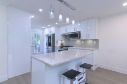 1543 Chadwick Avenue  Port Coquitlam, BC V3B 5E9