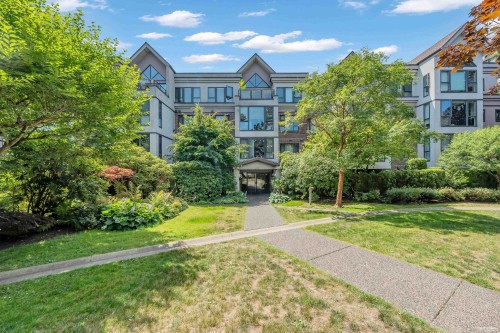 210-175 10th Street E North Vancouver, BC V7L 4W1