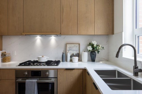 5387 Willow Street, Vancouver, BC - Indoor Photo Showing Kitchen With Double Sink With Upgraded Kitchen