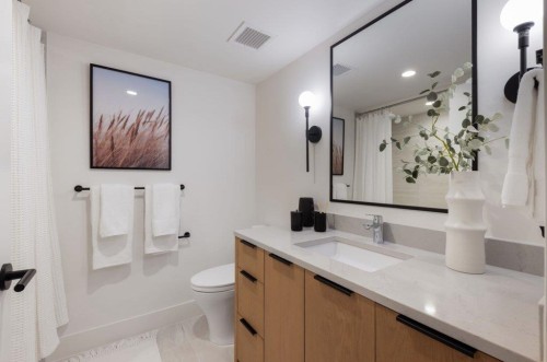 5387 Willow Street, Vancouver, BC - Indoor Photo Showing Bathroom