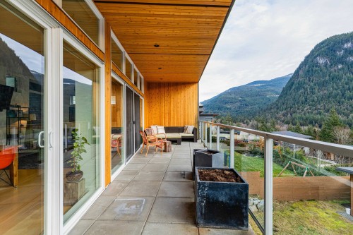 38555 Sky Pilot Drive, Squamish, BC - Outdoor With Balcony With Exterior
