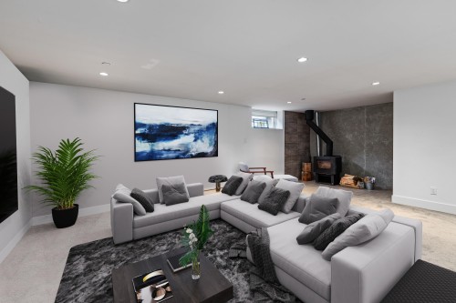 38555 Sky Pilot Drive, Squamish, BC - Indoor Photo Showing Living Room