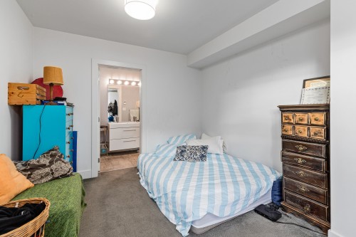 38555 Sky Pilot Drive, Squamish, BC - Indoor Photo Showing Bedroom