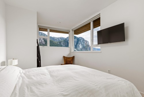 38555 Sky Pilot Drive, Squamish, BC - Indoor Photo Showing Bedroom
