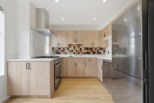 1816 Whyte Avenue, Vancouver, BC - Indoor Photo Showing Kitchen With Upgraded Kitchen