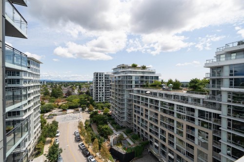 1602-8833 Hazelbridge Way, Richmond, BC - Outdoor