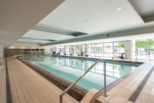 1602-8833 Hazelbridge Way, Richmond, BC - Indoor Photo Showing Other Room With In Ground Pool