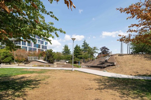 1602-8833 Hazelbridge Way, Richmond, BC - Outdoor With View