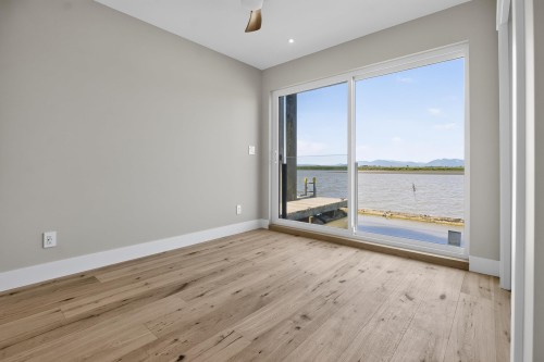 10-3871 River Road W, Delta, BC - Indoor Photo Showing Other Room