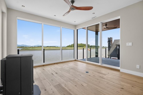 10-3871 River Road W, Delta, BC - Indoor Photo Showing Other Room