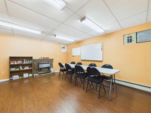 8232 Brynlor Drive, Burnaby, BC - Indoor