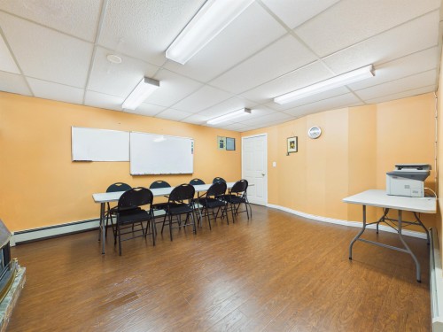 8232 Brynlor Drive, Burnaby, BC - Indoor