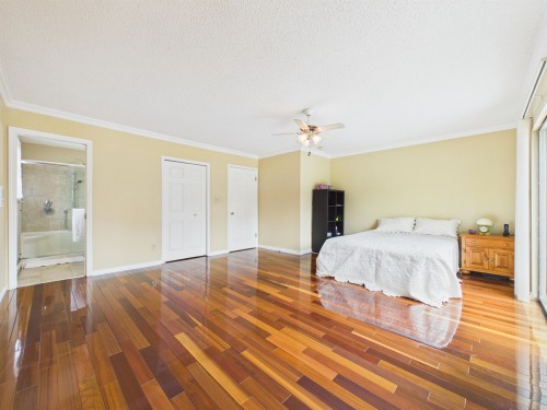 8232 Brynlor Drive, Burnaby, BC - Indoor Photo Showing Bedroom
