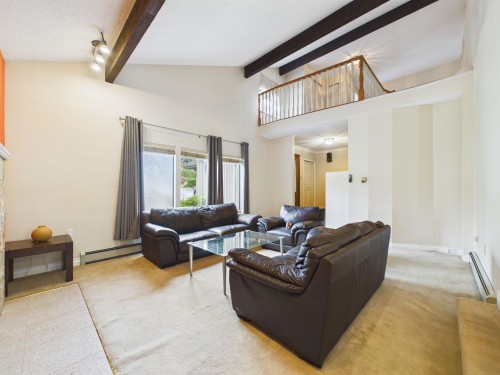 8232 Brynlor Drive, Burnaby, BC - Indoor