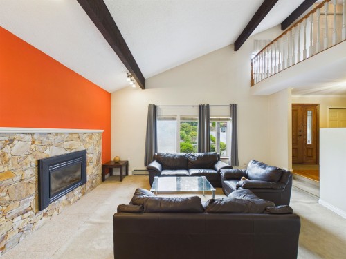 8232 Brynlor Drive, Burnaby, BC - Indoor Photo Showing Living Room With Fireplace