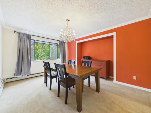 8232 Brynlor Drive, Burnaby, BC - Indoor Photo Showing Dining Room