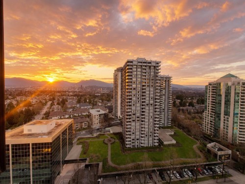 2002-5885 Olive Avenue  Burnaby, BC V5H 4N8