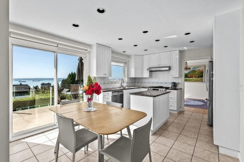 2316 Nelson Avenue, West Vancouver, BC - Indoor Photo Showing Other Room