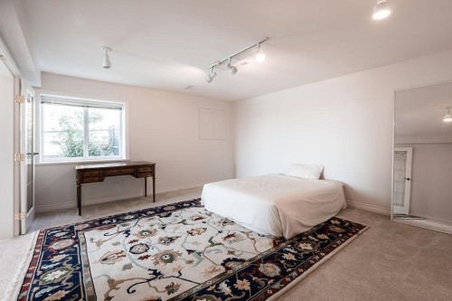 2316 Nelson Avenue, West Vancouver, BC - Indoor Photo Showing Bedroom
