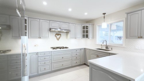6462 Nanaimo Street, Vancouver, BC - Indoor Photo Showing Kitchen With Upgraded Kitchen