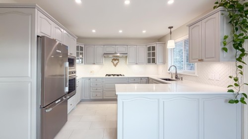 6462 Nanaimo Street, Vancouver, BC - Indoor Photo Showing Kitchen With Upgraded Kitchen