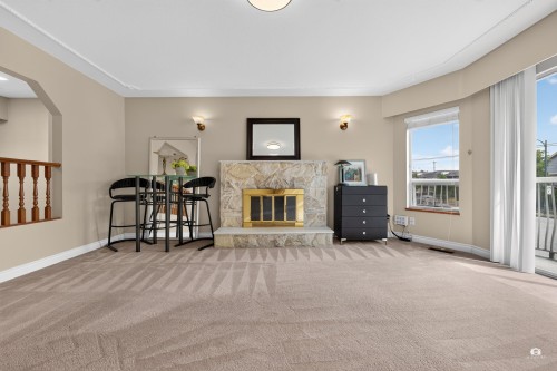 196 58Th Avenue E, Vancouver, BC - Indoor With Fireplace