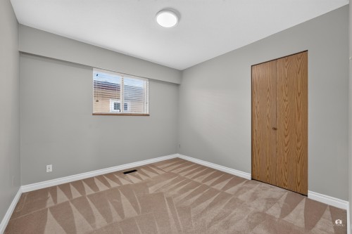 196 58Th Avenue E, Vancouver, BC - Indoor Photo Showing Other Room