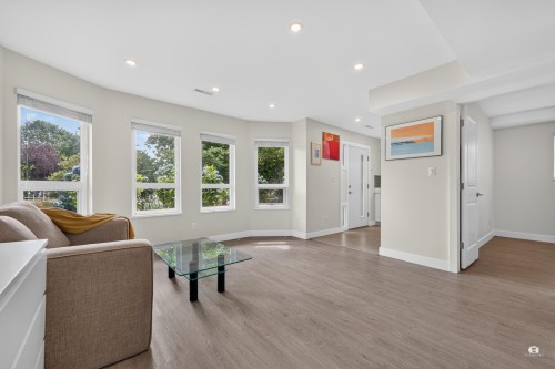 196 58Th Avenue E, Vancouver, BC - Indoor