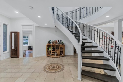 1219 Arborlynn Drive, North Vancouver, BC - Indoor Photo Showing Other Room