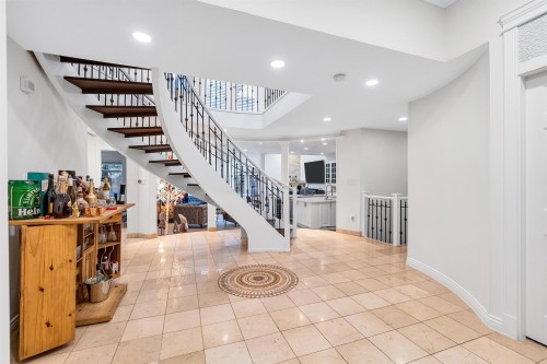 1219 Arborlynn Drive, North Vancouver, BC - Indoor Photo Showing Other Room