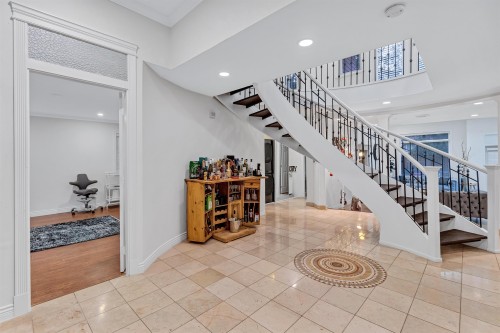 1219 Arborlynn Drive, North Vancouver, BC - Indoor Photo Showing Other Room