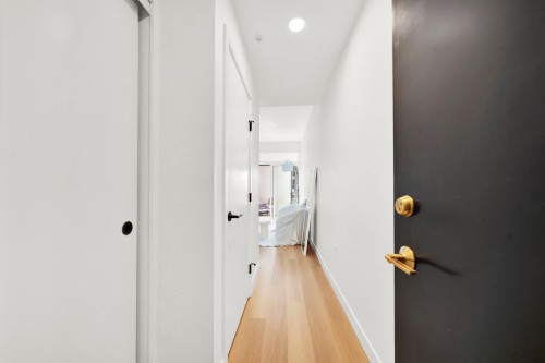 616-215 Mcbay Lane, Coquitlam, BC - Indoor Photo Showing Other Room
